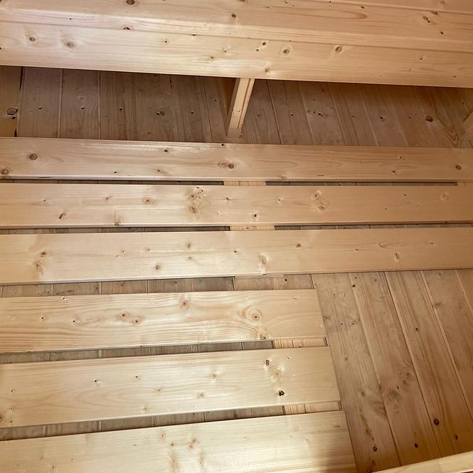 Vanjska sauna kvadratna 2x2 m